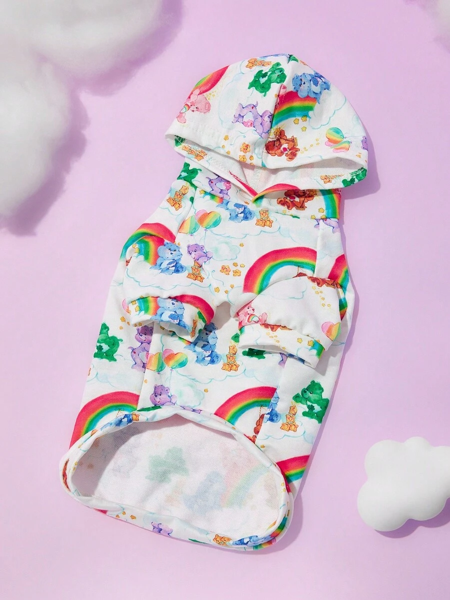SHEIN X Care Bears 1 件可爱卡通印花宠物连帽衫,猫/狗衣服,尺码 XXS-XXXXL,特小号,特大号,欢呼熊,熊,分享熊,爱熊,彩虹 - 彩色 - 查看 1
