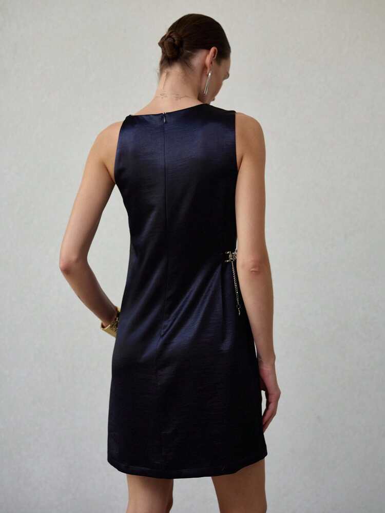 WOMEN'S ASYMMETRIC NECK METAL DECOR MINIMALIST ELEGANT SHORT DRESS, SPRING/SUMMER