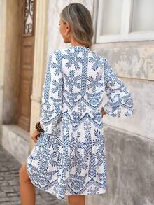 Brillora 女士V领荷叶边A字印花度假连衣裙 - 藍白色 - 查看 2