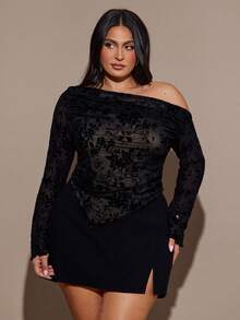 SHEIN BAE Camiseta Preta Assimétrica com Ombro Aveludado para Mulheres Plus Size - Preto - Visão 4