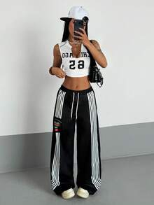 SHEIN HypeZone 2000 年代风格 Y2K 灵感女士休闲街头风两件套：印花背心和裤子 - 黑與白 - 查看 1