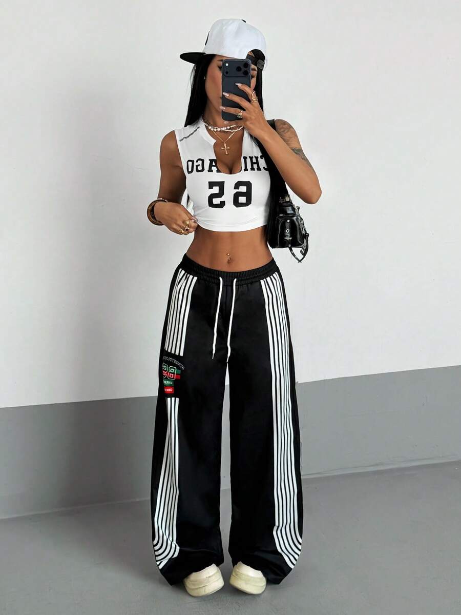 SHEIN HypeZone 2000 年代风格 Y2K 灵感女士休闲街头风两件套：印花背心和裤子 - 黑與白 - 查看 1