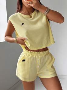 SHEIN EZwear 女士夏季休闲套装 黄色刺绣女士休闲套装 女士短裤套装 两件套 女士黄色短裤套装 黄色套装 女士黄色套装 黄色两件套 - 鵝黃色 - 查看 1