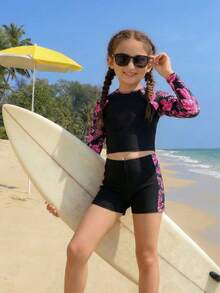 SHEIN Conjunto de traje de baño con top de manga raglán y estampado de plantas tropicales, y shorts para niña preadolescente - Negro - Ver 10