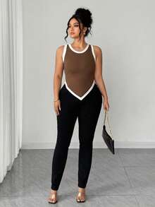 SHEIN PETITE CURVE Regata Casual de Malha Canelada com Bainha Assimétrica e Contraste de Cor para Mulheres Plus Size, Top Marrom, Tops Curvilíneos, Top Marrom - Castanho - Visão 5