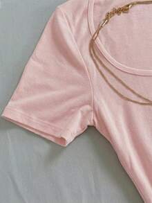 Camiseta de manga corta con cuello cuadrado rosa de corte ajustado y estilo minimalista, perfecta para primavera y verano.Esta camiseta está actualmente de moda.Una camiseta elegante y - Multicolor 7 - Ver 9