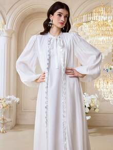 Al Najma 女士长袖镶钻长袍和无袖圆领阿拉伯长袍套装 - 白色 - 查看 5