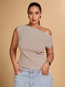 SHEIN BAE 大码春秋秋季钩针棕色条纹露肩不对称上衣 T 恤适合日常休闲、外出、与女友外出、下午茶、通勤休闲、海滩度假和百搭场合/条纹纽扣超大 T 恤秋季旧钱可爱乡村小屋核心回到学校休闲休闲女士奶油糖果/晚装上衣/秋冬服装//万圣节/圣诞节/优雅/正式/Y2k/派对/生日/外出/大码上衣/曲线，女士秋季服装 - 棕色 - 查看 5