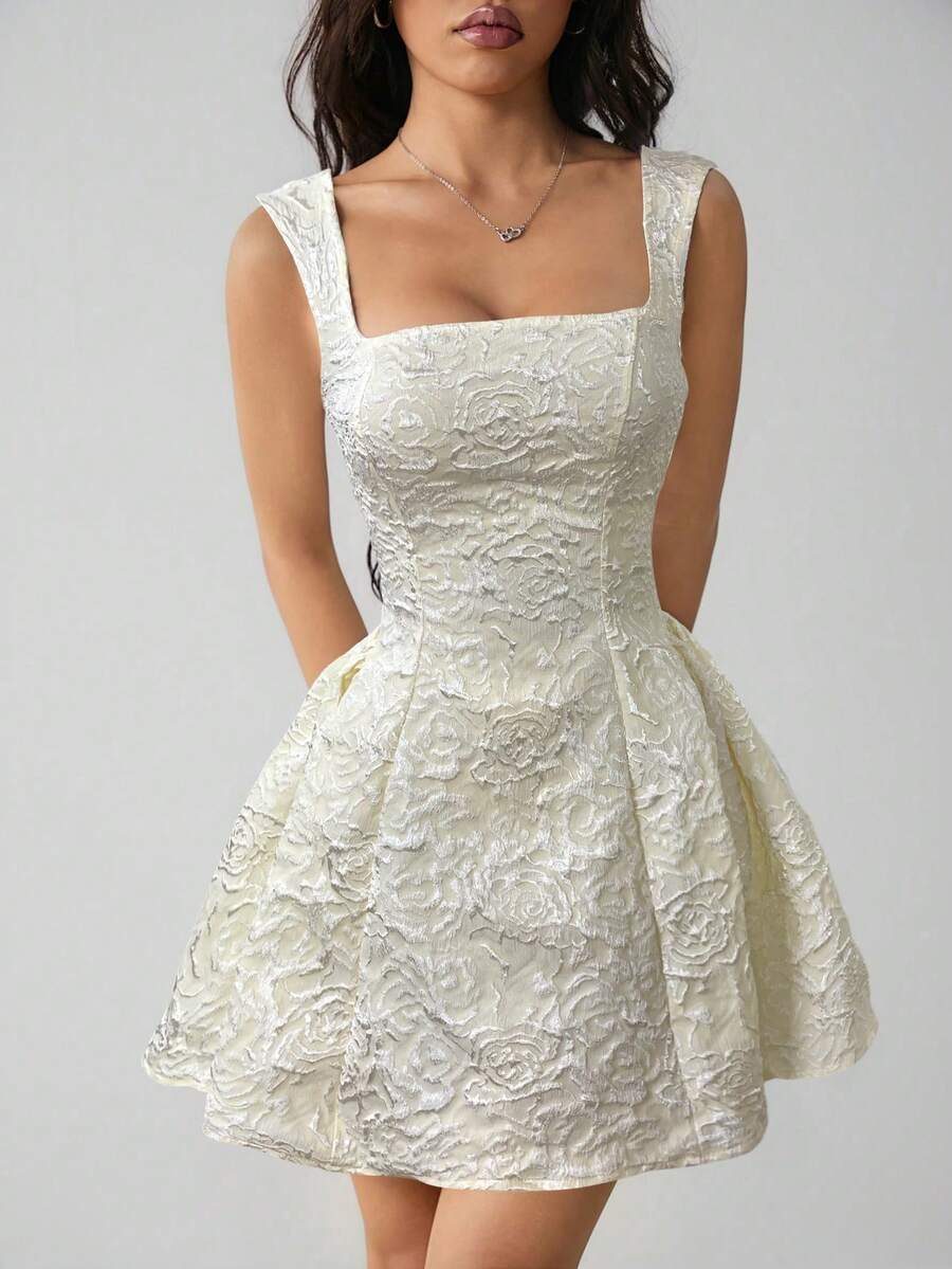 SHEIN PETITE Đầm midi nữ không tay màu trắng trơn, kiểu dáng đơn giản và thoải mái cho mùa hè.