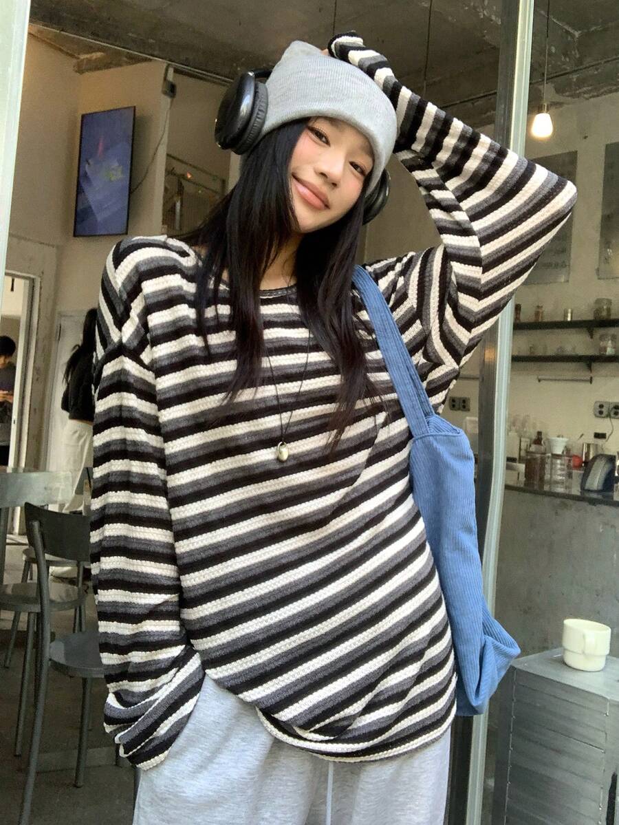 DAZY 女士宽松休闲条纹拼接长袖长款T恤，适合春秋季穿着 - 黑與白 - 查看 1