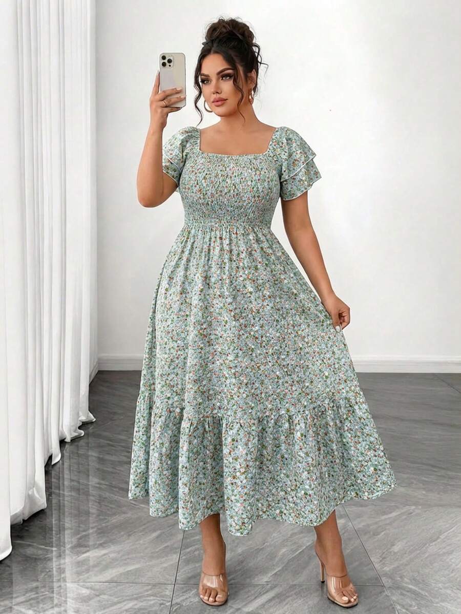 SHEIN Clasi Đầm maxi ngắn tay xếp ly họa tiết hoa nhí cỡ lớn, thích hợp cho trang phục Giáng sinh dành cho nữ. - màu xanh lá - Xem 1