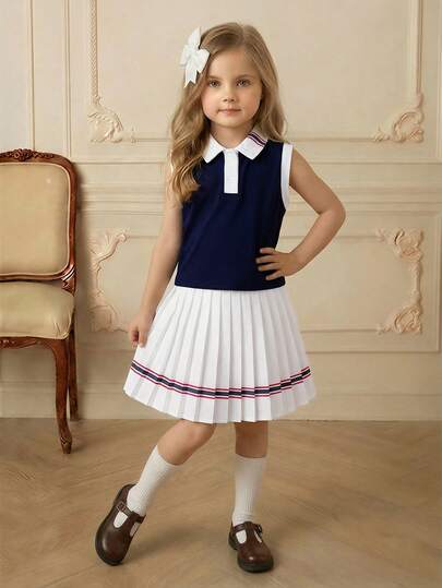 PrepCrw 两件套少女优雅都市风校服套装，红白蓝条纹装饰，白色领口藏蓝色短袖polo衫搭配白色百褶裙，适合返校、日常休闲穿着、旅行、派对、节日、春夏季节等场合。