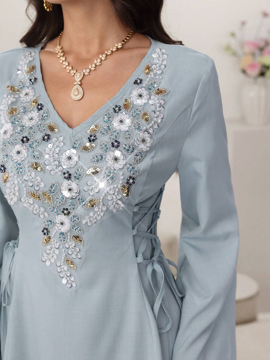 Yasmyna 刺绣串珠腰部喇叭下摆阿拉伯风格女式连衣裙 - 藍色 - 查看 1