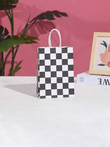 Conjunto de 5/12/16/20/24 Sacolas de Presente com Alças e Estampa de Bandeira Quadriculada - Decoração para Festa Temática de Corrida em Preto e Branco, Sacolas para Doces de Aniversário, Lembrancinhas para Pequenos Negócios e Eventos - Multicolorido - Ver 7