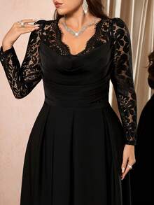 SHEIN Clasi 大码女式V领撞色蕾丝长袖褶皱优雅连衣裙 - 黑色 - 查看 1