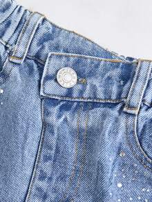 SHEIN Playful Pals Quần short denim đính đá thời trang cho bé gái, nhẹ nhàng mùa hè, màu xanh nhạt, thiết kế phong cách đường phố Y2K, eo bất đối xứng, cạp chun, 5 túi, không co giãn, dáng rộng thoải mái, chất liệu denim cotton mềm mại, phù hợp cho mặc hàng ngày, dự tiệc, đi học, đi làm, bộ sưu tập xuân/thu mới. - Rửa trung bình - Xem 5