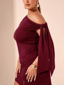 SHEIN BAE Plus Size Women Asymmetric Cold Shoulder Black Top, Suitable For Commute, Dates, Afternoon Tea