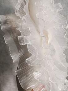 1 chiếc phụ kiện trang trí đa năng, đồ dùng may vá thủ công, vải organza đổi màu óng ánh lấp lánh kiểu nàng tiên cá, với những đường xếp ly thanh lịch, viền ren lớn. Tuyệt vời cho các lễ cưới, tiệc tùng, lễ hội, trang phục sân khấu, thời trang mùa xuân hè, các dự án DIY, sáng tạo thủ công, trang trí quần áo, trang trí nhà cửa. Sản phẩm phổ biến. - trắng - Xem 8