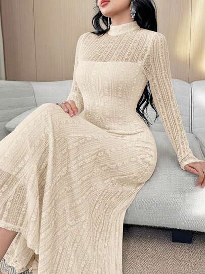 Modelyn שמלת תחרה אלגנטית עם שרוולים ארוכים בגזרת A לנשים