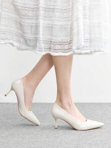CUCCOO BIZCHIC 女士尖头细高跟酒红色高跟鞋，简约舒适，适合日常通勤、百搭的OL鞋，优雅时尚性感，适合工作、派对、宴会和圣诞节等场合。 - 鏡面米白12 - 查看 7
