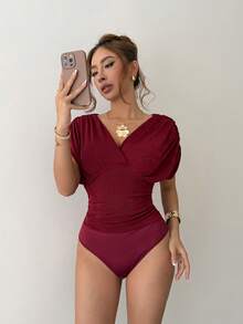 Islaluna 女款優雅酒紅色V領抓皺腰部連身衣，時尚短袖夏季連身衣，適合派對與通勤，紅色女款連身衣 - 玫紅色 - 查看 7