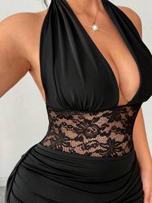 SHEIN PETITE CURVE 大码优雅精致褶皱腰身连衣裙，V领设计，适合约会、情人节派对等场合，高品质，修身显瘦。 - 黑色 - 查看 1