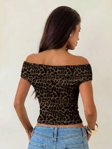 Aloruh Sexy Leopard Print Metal Decor Asymmetric Shoulder Knit T-Shirt, Leopard Print Top, Suitable For Elegant Dates, Airport Outfits, Y2K Top Cheetah Top Off Shoulder Top Women Sexy Tops - White - View 2