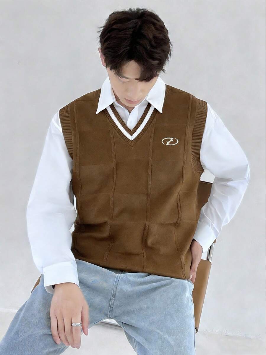 Claim Dot 男士时尚休闲V领针织背心 - 銅色 - 查看 1