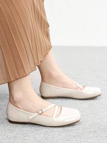 CUCCOO BIZCHIC 女士方头平底PU皮休闲鞋，舒适百搭，适合日常、派对和宴会穿着。 - 白色 - 查看 5