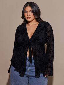 SHEIN BAE 大码复古植物印花系带喇叭袖透视网纱上衣，适合夏季度假、冬季、夏季、舒适的秋冬季节、万圣节服装、圣诞节、新年、感恩节、优雅派对上衣、性感夜店装扮、舒适的秋冬季风格 - 黑色 - 查看 4