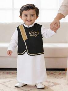 SHEIN 2件套新生男宝宝复古风可爱黑色拼接金色丝带装饰背心和白色长袍套装，适合正式场合、生日派对、锐舞派对、晚宴、表演、婚礼、迎婴派对、洗礼和一周岁生日庆祝活动。 - 彩色 - 查看 4