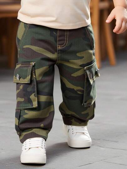 SHEIN Playful Pals 1 chiếc quần jeans dáng rộng phong cách đường phố cổ điển, họa tiết rằn ri, có túi bên hông, dành cho bé trai, thoải mái khi mặc hàng ngày và đi chơi.