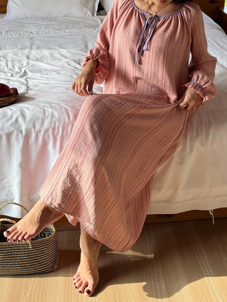 Vacation Style Pleated Contrast Color Tie Neck Lantern Sleeve Loose Mid-Length Women Nightgown
