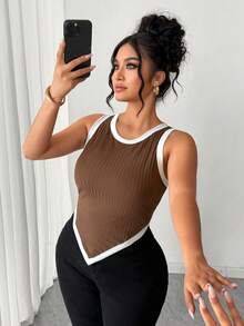 SHEIN PETITE CURVE Regata Casual de Malha Canelada com Bainha Assimétrica e Contraste de Cor para Mulheres Plus Size, Top Marrom, Tops Curvilíneos, Top Marrom - Castanho - Visão 8