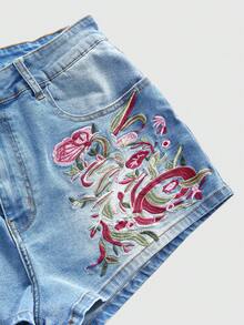 ROMWE Hippie Plus Size Women Floral Embroidery Pocket Casual Versatile Denim Shorts - Medium Wash - View 3