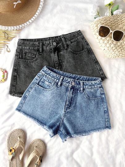 SHEIN Bộ 2 quần short denim màu xanh và đen dành cho thiếu nữ, thích hợp cho mùa hè, phong cách thường ngày và thời trang đi nghỉ mát, thời trang đường phố, phong cách những năm 2000, chất liệu denim mềm mại và thoải mái.