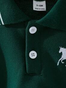 SHEIN Playful Pals 男嬰 Polo 領短袖 T-Shirt，刺繡馬圖案，深綠色，夏季休閒職業日返校時尚高品質上衣 - 墨綠色 - 查看 4