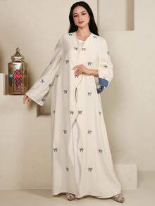 Yasmyna 保守休闲款阿拉伯女式罩袍，饰有蝴蝶结刺绣和波浪形门襟 - 卡其色 - 查看 4