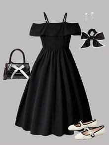 SHEIN Đầm đen chất liệu vải có họa tiết, dây mảnh, trễ vai, trang trí nơ, dành cho bé gái. - màu đen - Xem 2