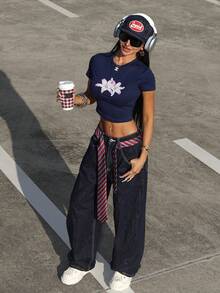 Rina Fox Áo thun crop top ôm dáng, họa tiết hoa ly màu hồng, phong cách thường ngày. - Màu xanh lam - Xem 3