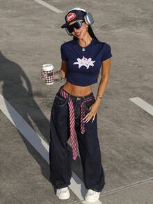 Rina Fox Áo thun crop top ôm dáng, họa tiết hoa ly màu hồng, phong cách thường ngày. - Màu xanh lam - Xem 4