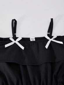 SHEIN Đầm đen chất liệu vải có họa tiết, dây mảnh, trễ vai, trang trí nơ, dành cho bé gái. - màu đen - Xem 5