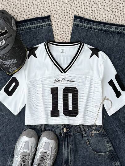 SHEIN Camiseta gráfica de satén y malla con parches para niñas preadolescentes, estilo deportivo de campus y calle