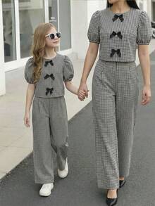 SHEIN 少女格子蝴蝶装饰泡泡袖上衣和阔腿裤两件套，休闲又优雅 - 黑與白 - 查看 6