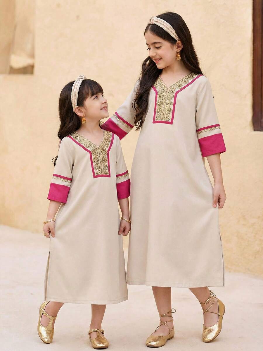 SHEIN فستان فضفاض للفتاة بياقة على شكل حرف V مزين بألوان متباينة وزهور ولمسات من الترتر والدانتيل، باللون الوردي والمشمشي، مناسب لموسم الربيع/الصيف والعطلات - لون مشمشي - مشاهدة 1