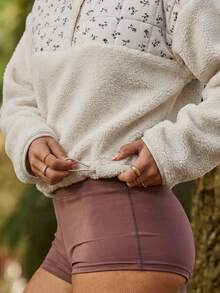 Aralina Áo nỉ lông xù mềm mại, in hoa, kiểu dáng thường ngày, cổ cài nửa thân, có dây rút bên trong, thích hợp cho tập gym, tập luyện hoặc đi sân bay. - Màu be - Xem 3