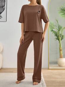 SHEIN Cottnline Damen 2-teiliges Loungewear Set bestehend aus Kotrastfarben Kurzarm-Shirt mit Herz-Stickerei und Hose mit Paspelierung - Braun - Übersicht 6