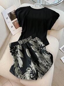 GlowEve 2pcs Women Knit Crew Neck Top + Jacquard Shorts Set - Black - View 2