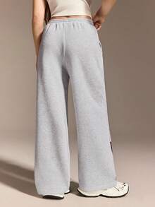 Tween Girls Printed Wide Leg Jogger Pants, Cool Girl, Streetwear, Everyday, All Season, Spring/Summer, Collegiate Style, 1997 Christmas Edition - Light Grey - View 2