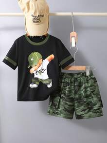 2件套幼儿男童休闲卡通熊印花撞色圆领短袖T恤和迷彩印花短裤套装，街头风，春夏款 - 軍綠色 - 查看 3